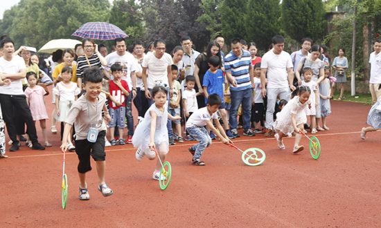“在阳光下成长” 1xbet举办“六一”儿童节亲子游园活动